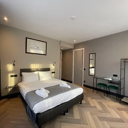 H3 Center Szálloda 3*
