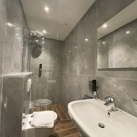 H3 Center Hotel